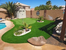 artificial grass putting green by poolside